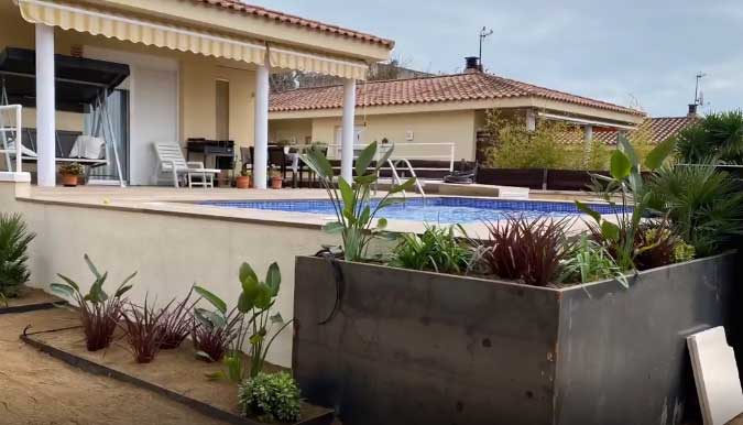 construccion de piscina y jardin en Tarragona riera de gaia
